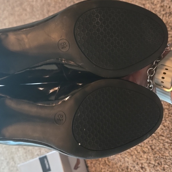 Black Women's Heels - Picture 2 of 5